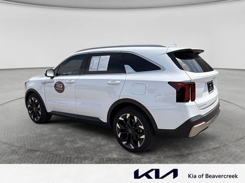 Used 2024 Kia Sorento EX w/ Panoramic Sunroof Package FWD image 7