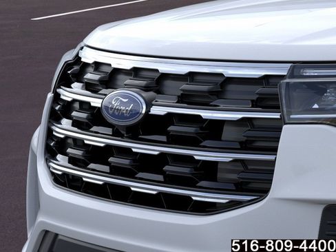Used 2026 Ford Explorer Active AWD/4WD image 18