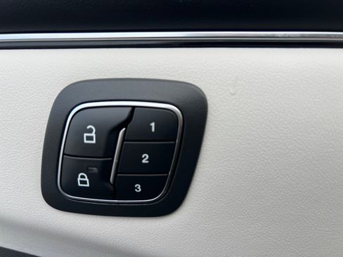 Used 2021 Ford Mustang Mach-E Premium image 26