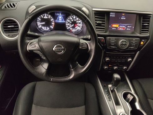 Used 2018 Nissan Pathfinder SV image 22