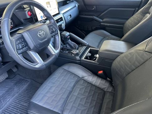 Used 2025 Toyota 4Runner 4WD image 10