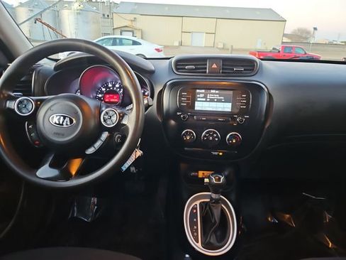 Used 2019 Kia Soul FWD image 28