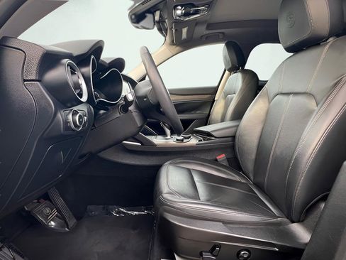 Used 2018 Alfa Romeo Stelvio Ti image 16