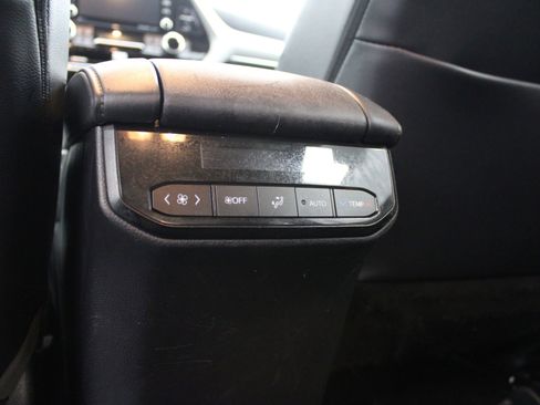 Used 2021 Toyota Highlander XLE image 21