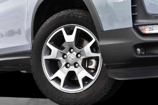 Used 2023 Honda Passport TrailSport image 3