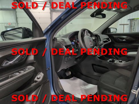 Used 2024 GMC Terrain SLE w/ Driver Convenience Package image 7