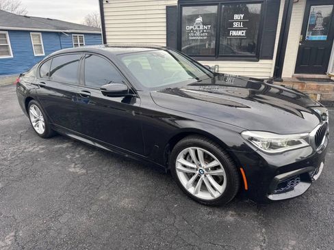 Used 2016 BMW 750i xDrive 750i xDrive Sedan 4D image 12