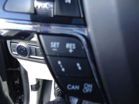 Used 2020 Lincoln Navigator Black Label w/ Cargo Convenience Package image 22