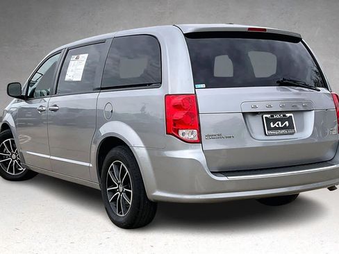 Used 2019 Dodge Grand Caravan GT image 4