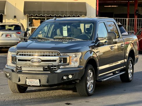 Used 2018 Ford F150 XLT w/ Equipment Group 302A Luxury RWD image 2