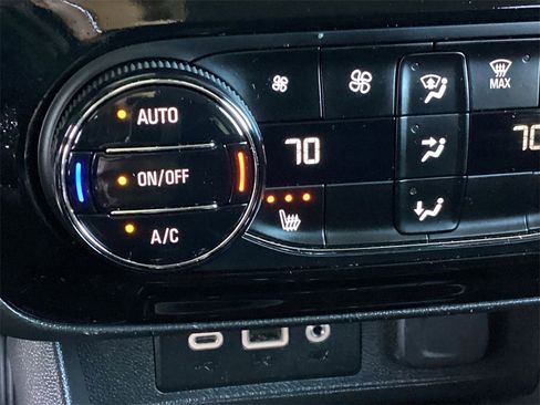 Certified 2022 Buick Encore GX Select image 35