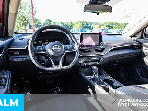 Used 2025 Nissan Altima 2.5 SV FWD image 27