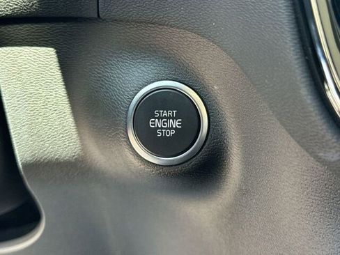 New 2024 Volvo XC40 B5 Ultimate w/ Climate Package image 14