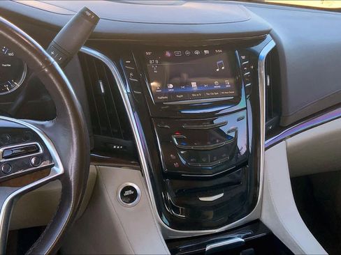 Used 2017 Cadillac Escalade Premium Luxury image 6