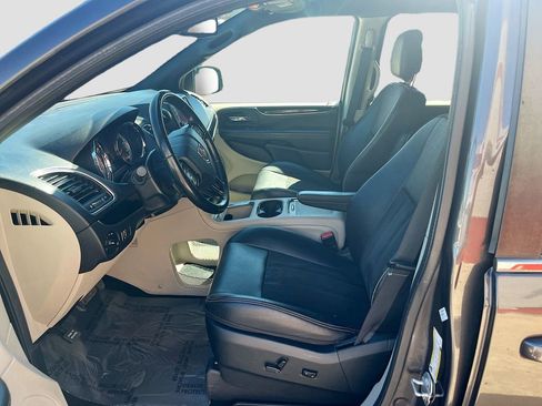 Used 2020 Dodge Grand Caravan SXT image 20