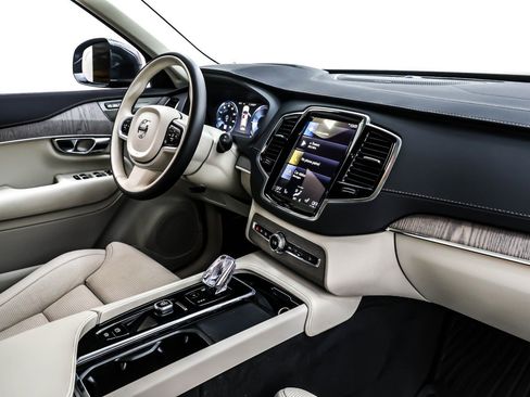 Used 2022 Volvo XC90 T8 Inscription w/ Advanced Package image 16