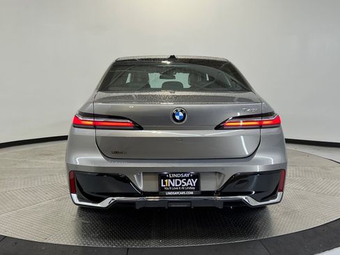 Used 2024 BMW 740i image 6