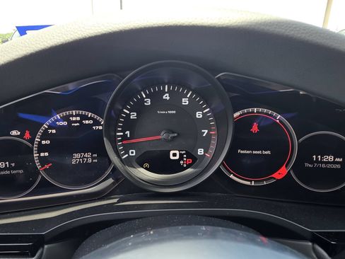 Used 2020 Porsche Cayenne AWD/4WD image 11