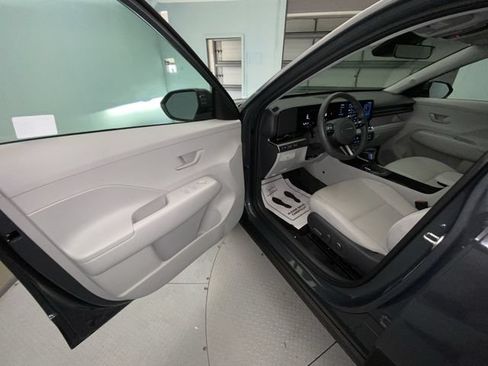Used 2024 Hyundai Kona SEL AWD/4WD image 11