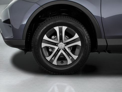 Used 2017 Toyota RAV4 LE FWD image 49