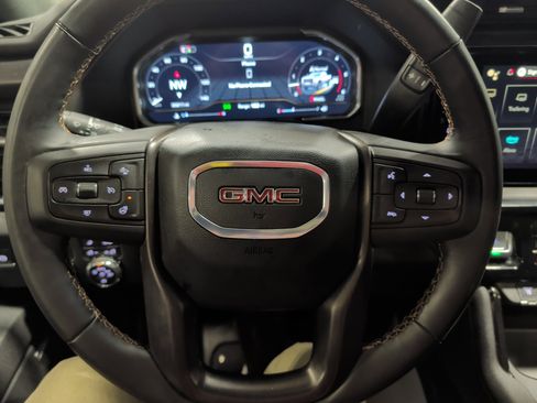 Used 2025 GMC Sierra 2500 AT4 w/ AT4 Premium Plus Package AWD/4WD image 9