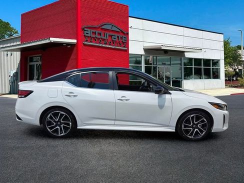 Used 2025 Nissan Sentra SR w/ SR Premium Package FWD image 6