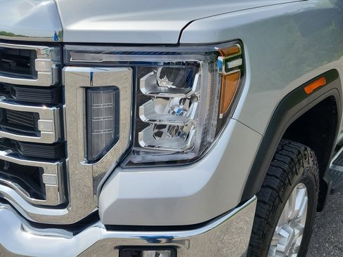 Used 2023 GMC Sierra 2500 SLT w/ SLT Premium Package AWD/4WD image 9