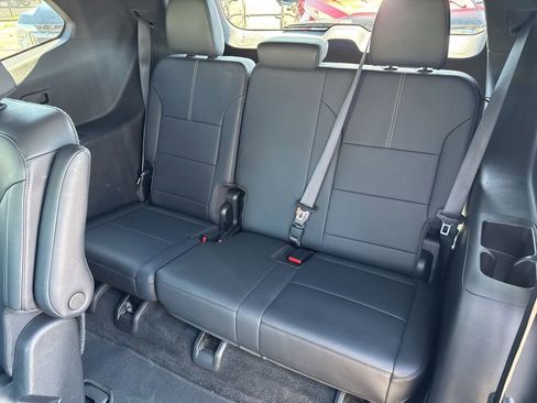 Used 2024 GMC Acadia Elevation FWD image 31