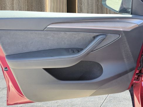 Used 2023 Tesla Model Y Performance AWD/4WD image 17