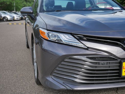 Used 2020 Toyota Camry XLE w/ Driver Assist Package FWD image 17