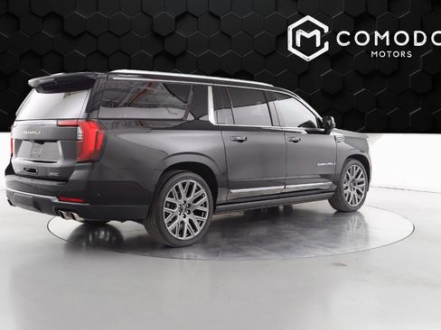 Used 2025 GMC Yukon XL Denali Ultimate image 3