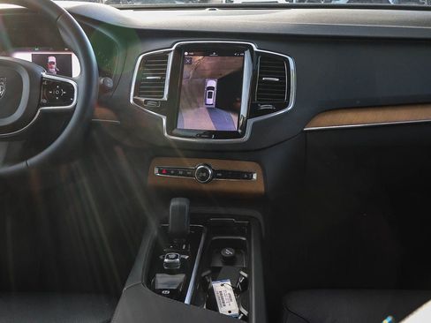 Used 2023 Volvo XC90 B5 Plus w/ Protection Package Premier image 24