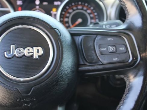 Used 2022 Jeep Wrangler Unlimited Sport AWD/4WD image 17