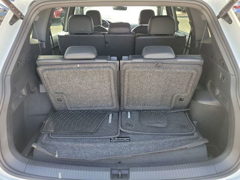 Used 2024 Volkswagen Tiguan SE R-Line FWD image 8