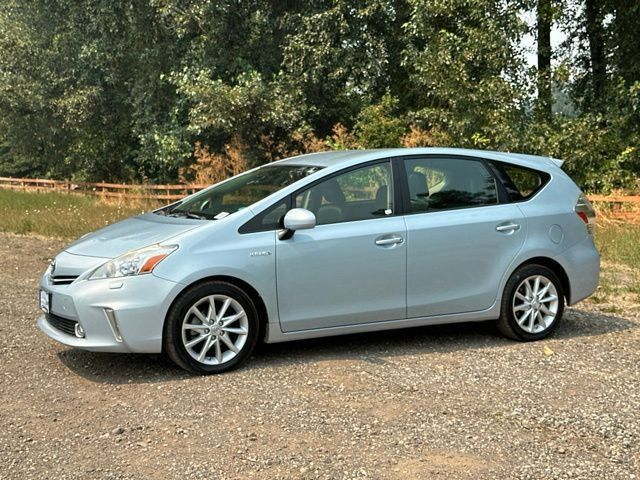 Used 2012 Toyota Prius V Five FWD image 5