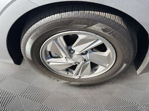 Used 2026 Hyundai Elantra SE FWD image 28
