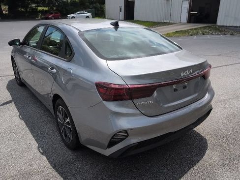 Used 2024 Kia Forte LXS FWD image 6
