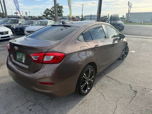 Used 2019 Chevrolet Cruze LS FWD image 3