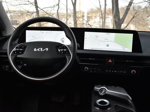 Used 2024 Kia EV6 Wind image 30