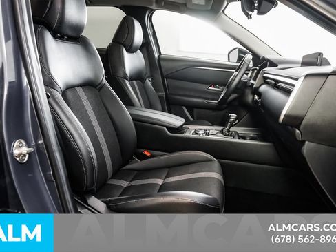 Used 2025 MAZDA CX-50 AWD 2.5 S w/ Premium Package image 17