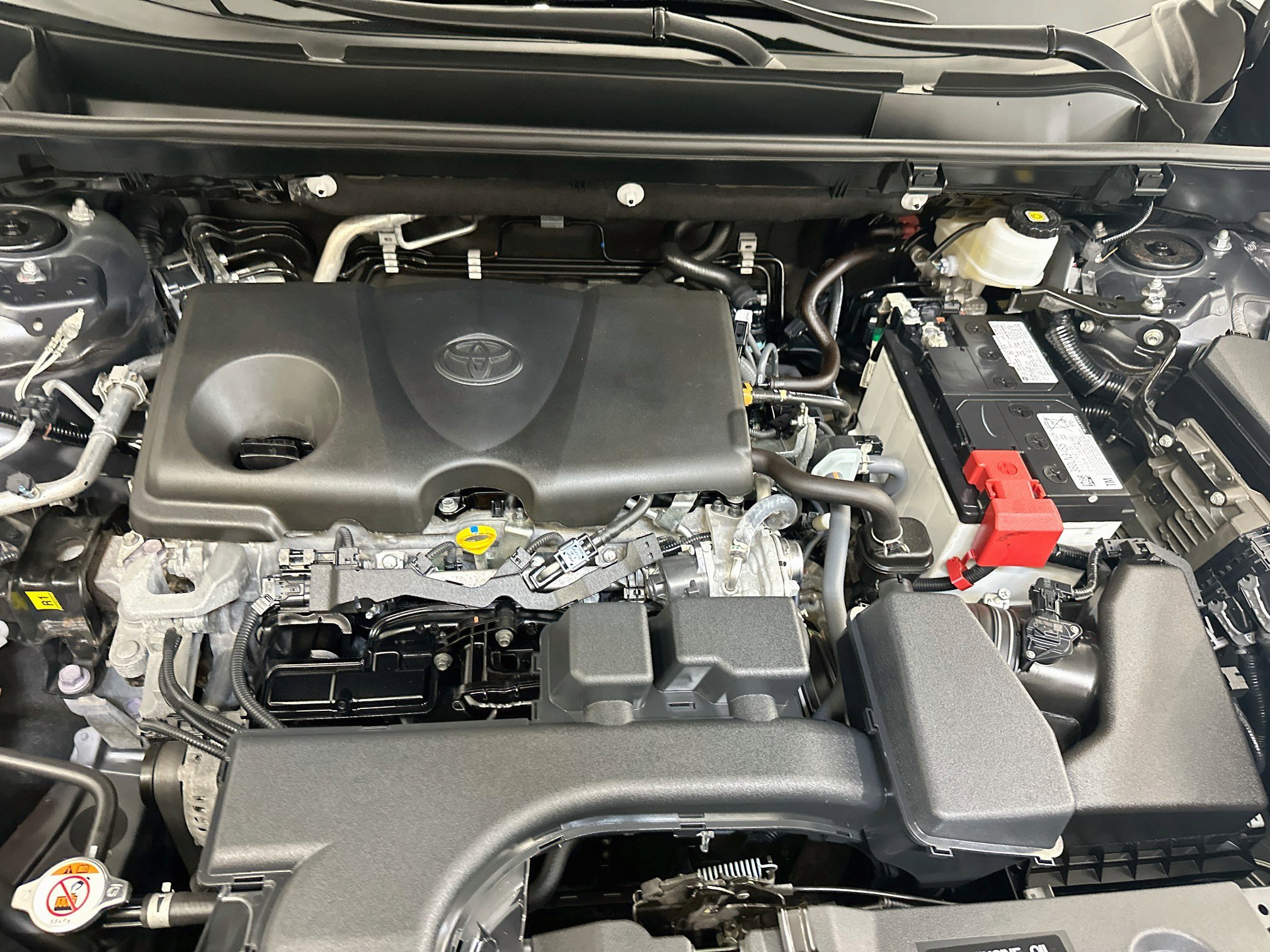 Used 2025 Toyota RAV4 LE AWD/4WD image 34