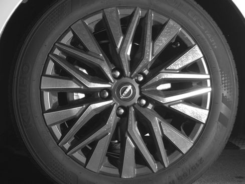 Used 2025 Nissan Altima 2.5 SV image 12