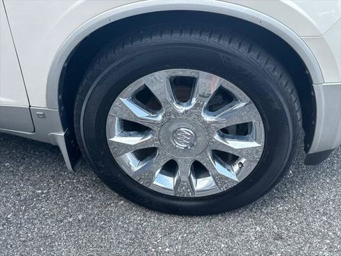 Used 2010 Buick Enclave CXL w/ Trailering Provision Package AWD/4WD image 8