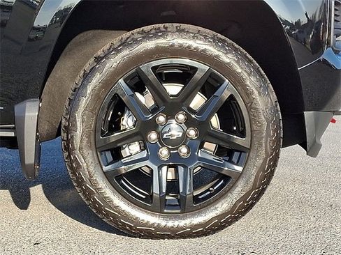 Used 2025 Chevrolet Colorado Z71 w/ Technology Package image 11