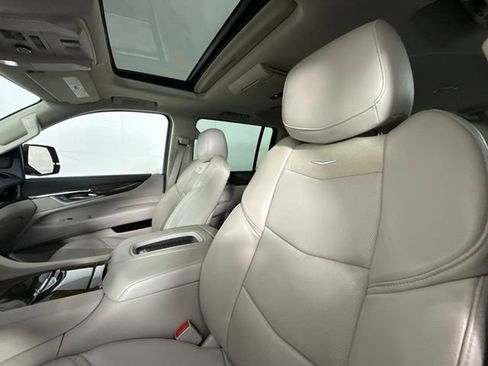 Used 2020 Cadillac Escalade ESV Premium Luxury AWD/4WD image 6