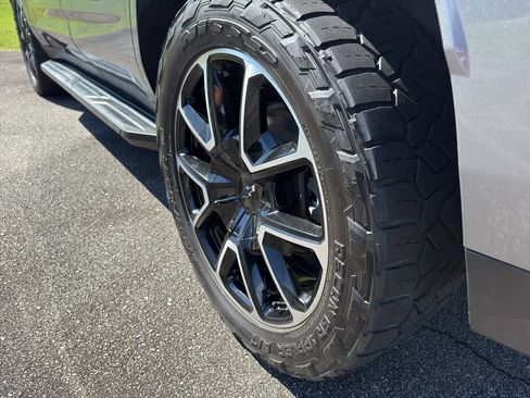 Used 2021 Chevrolet Tahoe RST w/ Luxury Package image 9