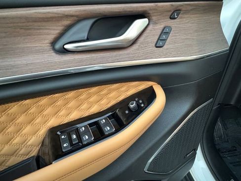 Used 2022 Jeep Grand Cherokee L Summit w/ Advanced Protech Group IV image 5