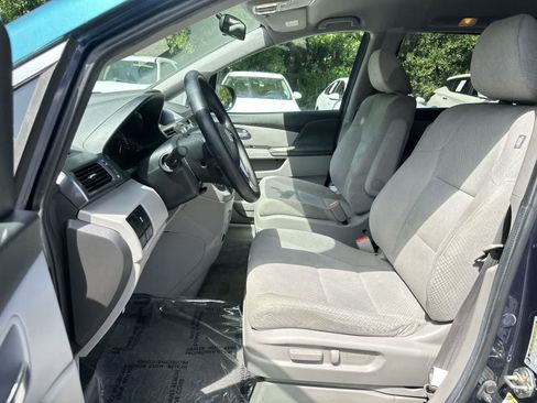 Used 2014 Honda Odyssey LX image 13