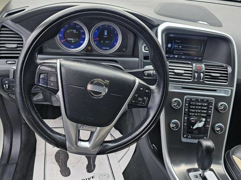 Used 2012 Volvo XC60 T6 R-Design image 13
