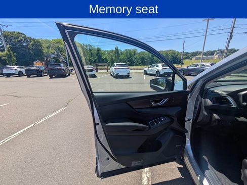 Used 2025 Subaru Ascent Touring AWD/4WD image 9